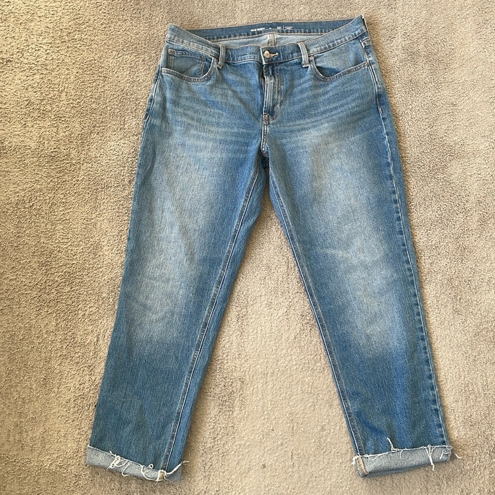 EC Old Navy Mid-Rise Wow Boyfriend Medium Wash Jeans - Size 12